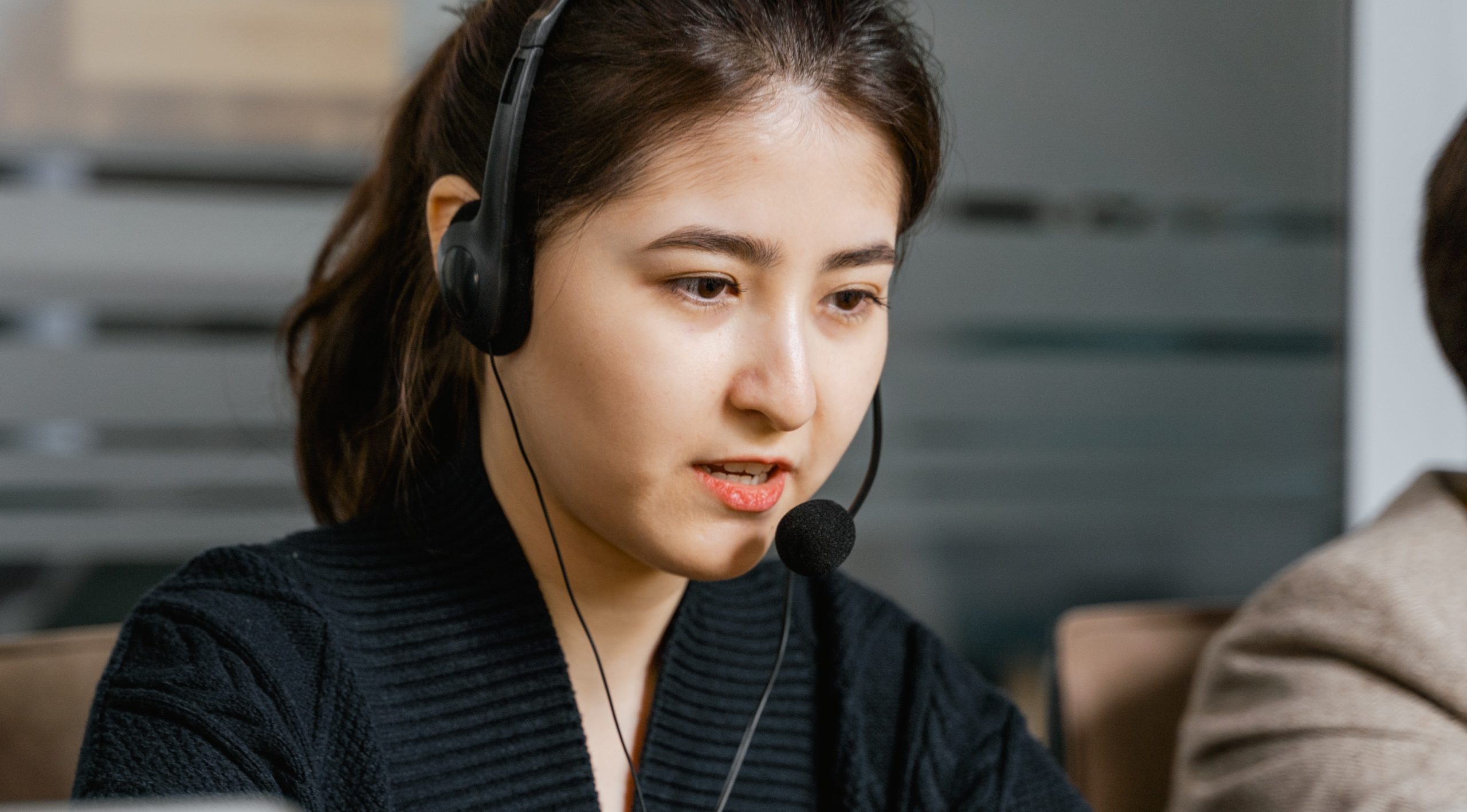 pexels-mart-production-7709128 telefoon triage